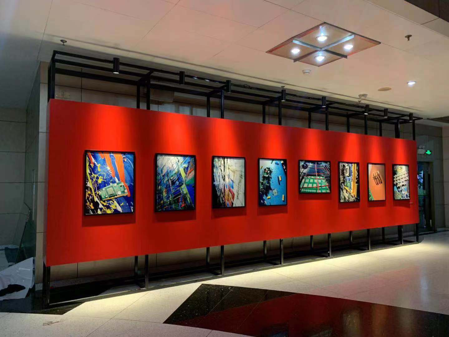 制作廣告展示道具時(shí)，千萬(wàn)不要只圖價(jià)格便宜
