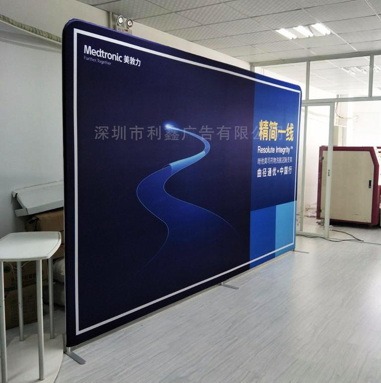 深圳快幕秀展架背景墻定制 折疊無折痕 畫面可水洗 快速安裝
