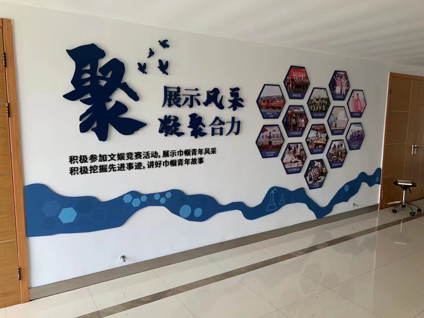 深圳平板UV打印-亞克力插袋信息公示欄、企業(yè)異型文化墻、科室牌、街道文化宣傳UV打印