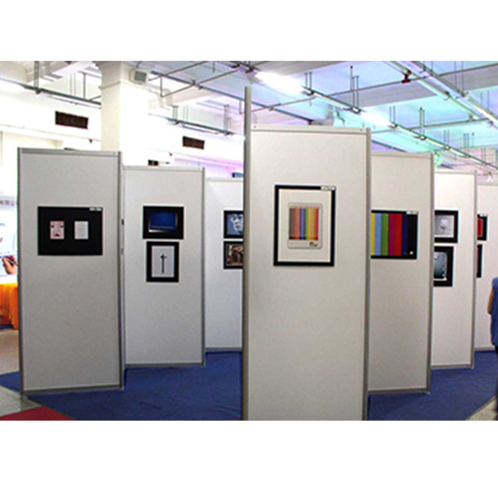 深圳展覽展板制作廠家——畫展展示架、廣告折疊屏風(fēng)展架、八棱柱展覽、畫廊校園掛畫、隔斷書畫展板